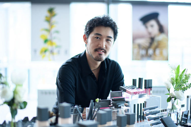 Mr.-Yuta-Sato-THREEs-International-Makeup-Artist